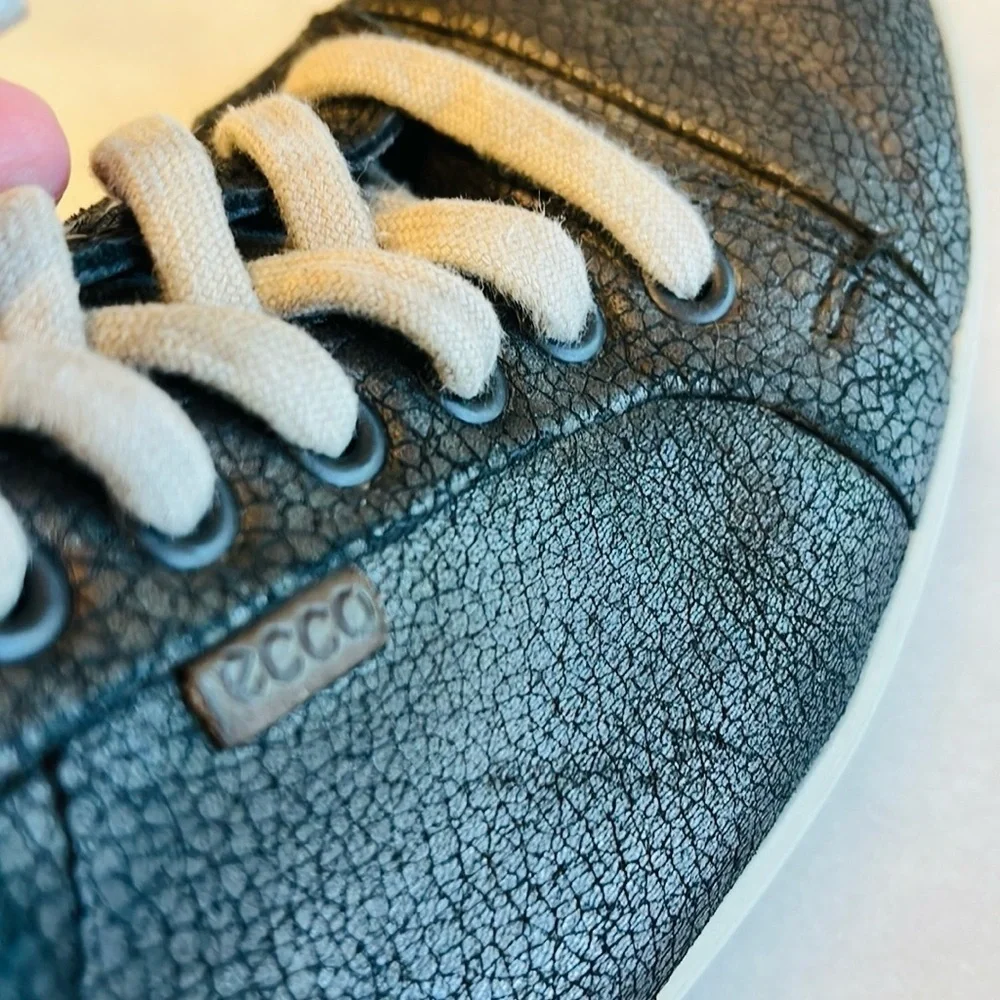 Ecco Women’s Soft 7 VII Sneaker Lace-Up Stone Metallic 38 EU 7.5 US